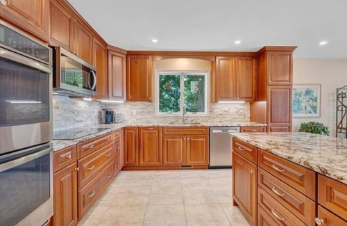 North Shore House | Reel NIce View - Sunset views, Dog-Friendly, Deep Water