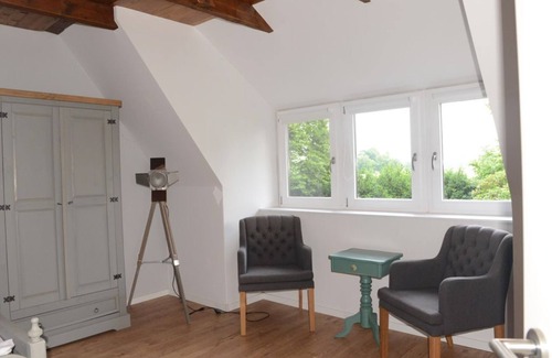 Wiegboldsbur House | Reetdachlandhaus Wiemershörn - vacation home, bathroom, WC, 3 bedrooms