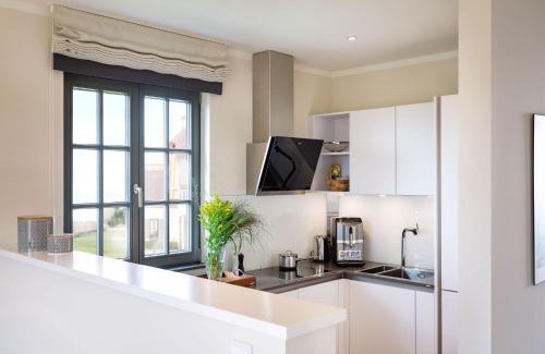 Kreptitz House | Reetland am Meer - Premium Reetdachvilla mit 2 Schlafzimmern, Sauna und Kamin E13