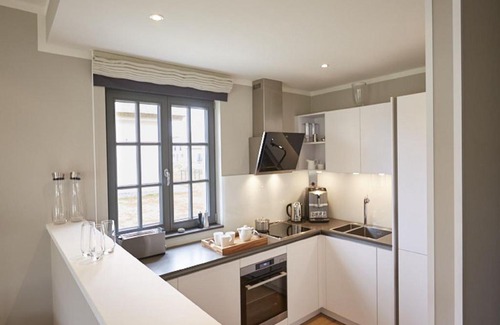 Kreptitz House | Reetland am Meer - Premium Reetdachvilla mit 3 Schlafzimmern, Sauna und Kamin E18