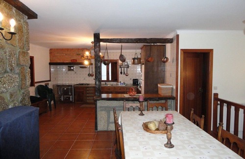 Campo de Gerez House | Refúgio da Geira - Holiday Home in Gerês for up to 7 people