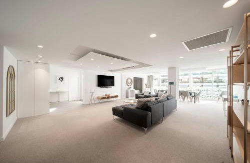 Cannes City Centre Apartment | REF 1071 - Cannes Center - 5mins to the Palais des Festivals