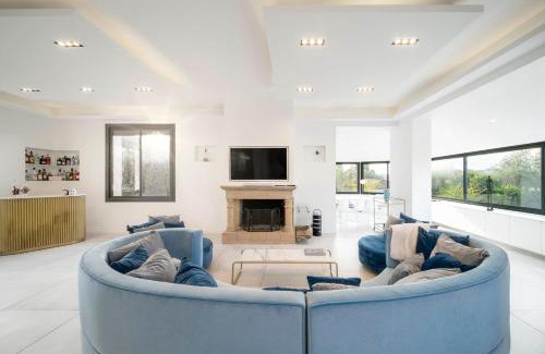 Riou - Petit Juas - Av de Grasse Villa | REF 2134 - Cannes - Magnificent villa for rent