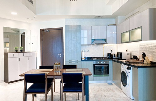 Business Bay Apartment | Ref. 381359