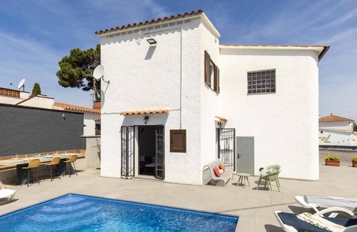 L'Escala House | Ref. PALAU 1: Villa private pool with Wifi and Airco in Riells.