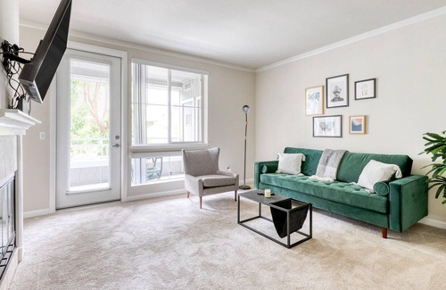 Central San Mateo Apartment | Refined 1BR in Sunny San Mateo