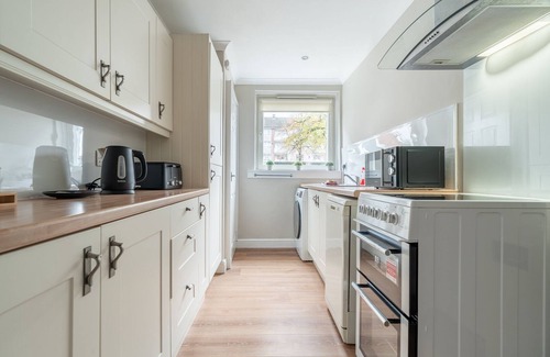 Glasgow Apartment | Refreshing Apartment in South Glasgow