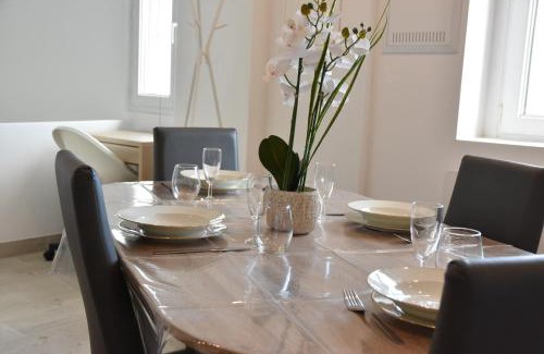 Manom Apartment | Refuge du Château avec terrace