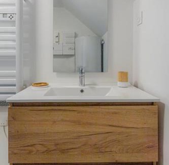 Saint-Jacques House | Refuge Marin