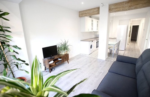 Logrono City Centre Apartment | REFURBISHED CENTRAL APARTMENT, GARAGE AND WIFI.