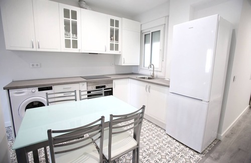 Logrono City Centre Apartment | REFURBISHED CENTRAL APARTMENT, GARAGE AND WIFI.