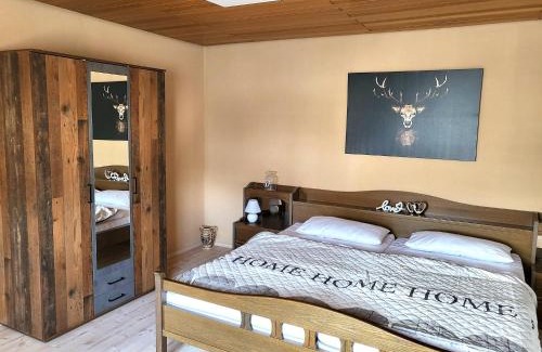 Pracht Apartment | Regal Apartment in Pracht with Garden and Grill, cleaning included