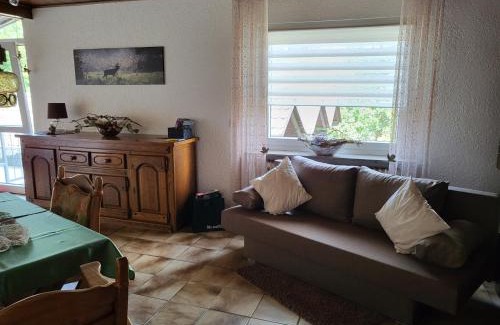 Pracht Apartment | Regal Apartment in Pracht with Garden and Grill, cleaning included