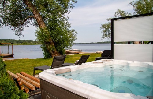 Trent Hills House | Regal Retreat: Cabin 1. As seen on HGTV's Renovation Resort Season 1