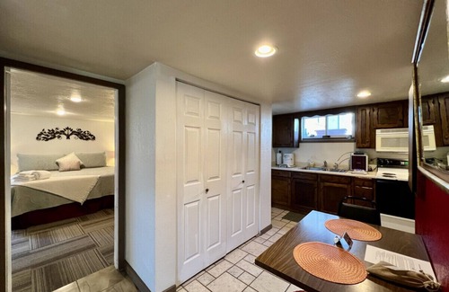 Baker City Apartment | Regal Retreat, Tesla 7KW Charger Free! Anthony Lakes Partner!