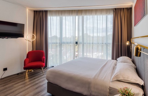 Batu Lintang Hotel | Regatta Stay Kozi Square Kuching