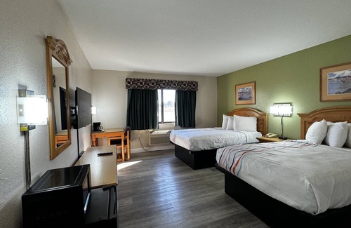 Stilwell Hotel | Regency Inn And Suites