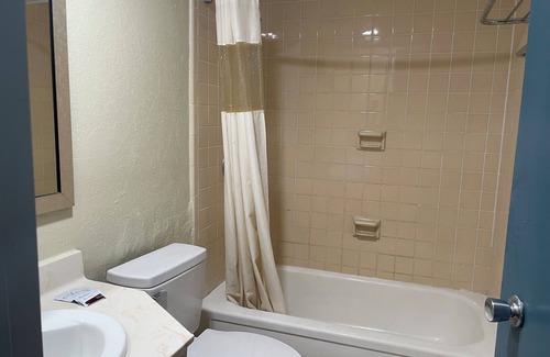 Perry Hotel | Regency Inn