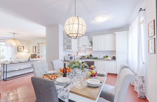 Marina di Pietrasanta Villa | Regina Beach, Luxury 3 bedrooms Villa by the Beach in Marina di Pietrasanta