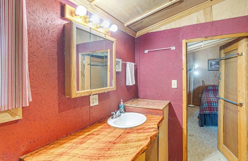 Reidsville Cabin | Reidsville Riverfront Cabin w/Deck & BBQ Grill!