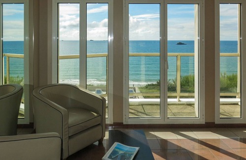 Saint-Ideuc Apartment | Reine Marine -T2 Face Mer by Interhome