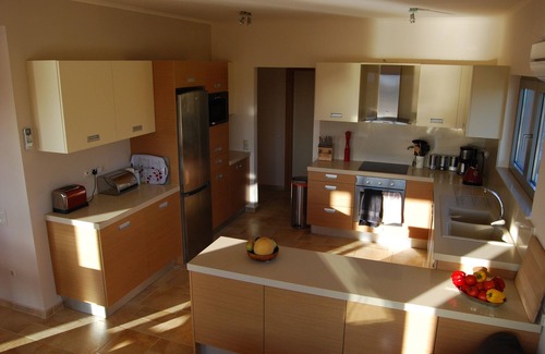 Makry Gialos Villa | Rejuvenate family & friends at Stunning Villa Estia - close to beach & tavernas.