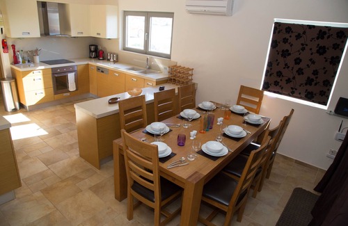 Makry Gialos Villa | Rejuvenate family & friends at Stunning Villa Estia - close to beach & tavernas.