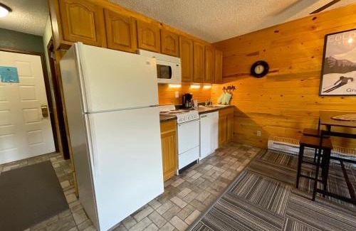 Granby Apartment | Relax, Adventure, Views, Amenities+Memories (Full)