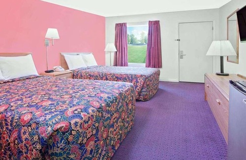 Muskogee Hotel | Relax and Recharge in Knights Inn Muskogee! 3 Convenient Units, Free Parking