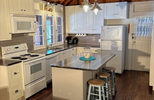 Minden Hills Cottage | Relax and rejuvenate in this delightful retreat, where rustic meets modern.