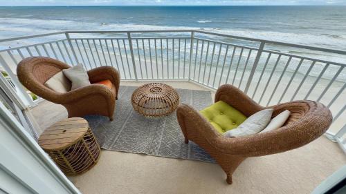 Daytona Beach Shores Apartment | Relax and Retreat at BellaView603 - Comfortable Oceanfront Condo