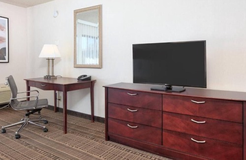 Santa Maria House | Relax and Unwind! 2 Family-friendly Units! Free Parking and Pool Access Awaits!