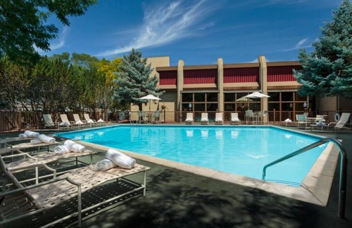 Elko Hotel | Relax and Unwind! 3 Convenient Units, Outdoor Pool, FREE Parking, Pets Allowed!