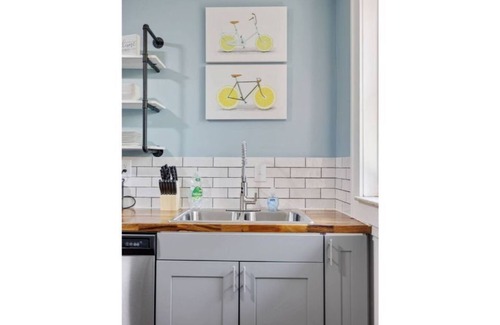 St. Louis Apartment | Relax and unwind. Great 4 longer stays