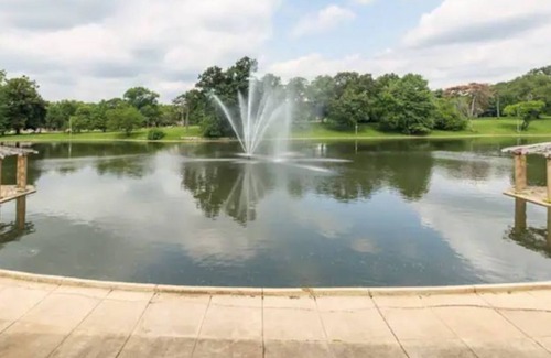 St. Louis Apartment | Relax and unwind. Great 4 longer stays