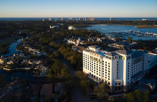 Baytowne Wharf Apartment | Relax and Unwind! 4 Convenient Units, w/ Pool, Pets Allowed, Near Miramar Beach!