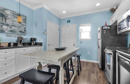 Pensacola Beach Condo | Relax at Baywatch H3 🌴 Across from Gulf | Pool + Private Dock