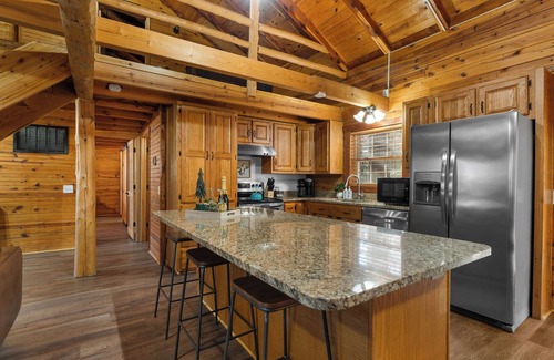 Branson Cabin | Relax at Hillside Haven:2BR Log Cabin with Hot Tub