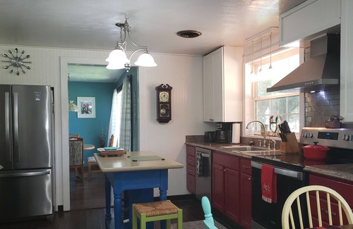 Dunnellon House | Relax at the Christmas Inn. Close to Rainbow Springs and the Florida Green-way