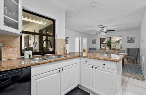 Tropic Palms House | Relax - Atlantic Ave | Heated Salt Pool | New AC
