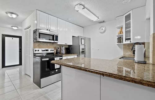 Tropic Palms House | Relax - Atlantic Ave | Heated Salt Pool | New AC