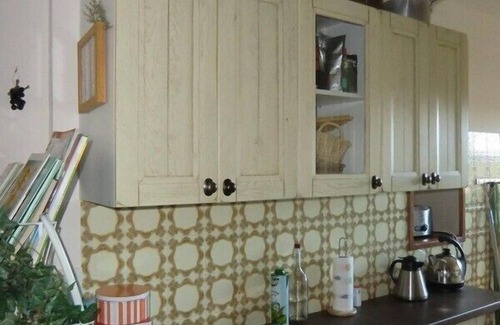 Roquevaire Villa | Relax by the pool and the sound of cicadas .