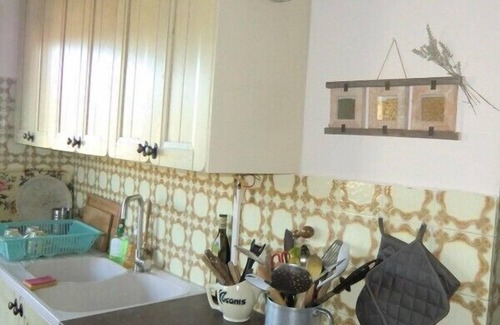 Roquevaire Villa | Relax by the pool and the sound of cicadas .