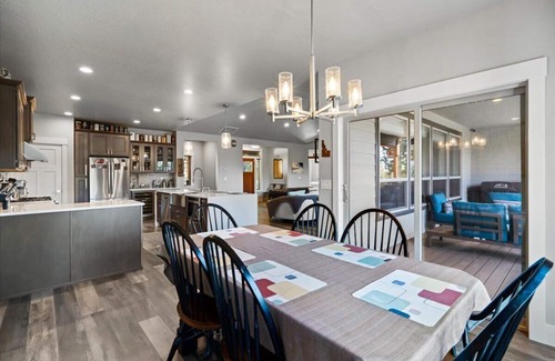 Coeur d'Alene House | Relax. Disconnect. Enjoy. Easy access to everything yet quiet and truly unique.