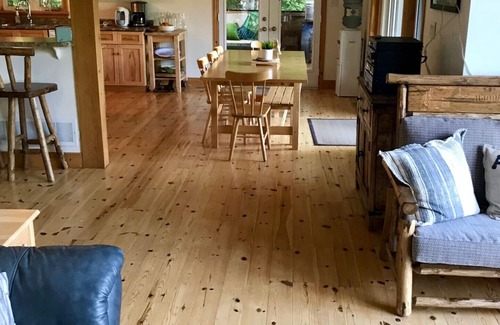 Bala House | Relax, enjoy carefree family time beautiful Lake Muskoka Cottage on Acton Island