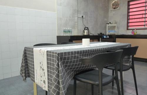 Kampung Alor Akar House | Relax House near Teluk Cempedak Kuantan