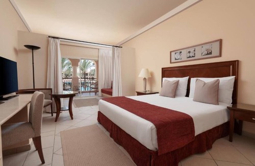 Marsa Matruh Hotel | Relax in a Spacious Room by the Shoreline - Direct Access to Almaza Bay Beach