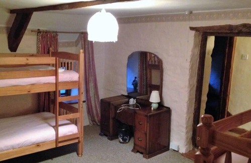 Llanybydder Cottage | Relax in Mountain View Cottage at Cwmiar Farm
