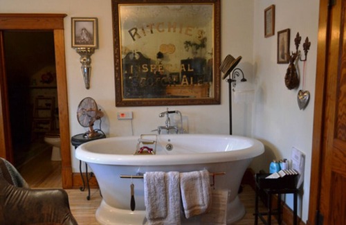 Birchwood Apartment | Relax in our English Garden King Suite at The Cobblestone Bed & Breakfast