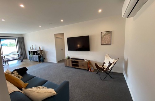 Queensberry House | Relax in Rural Wanaka